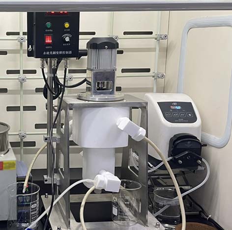 Liquid liquid centrifugal extractor